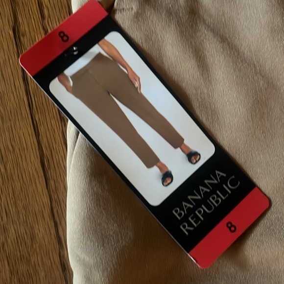 Banana Republic Pull on Tapered Pants - Picture 5 of 9